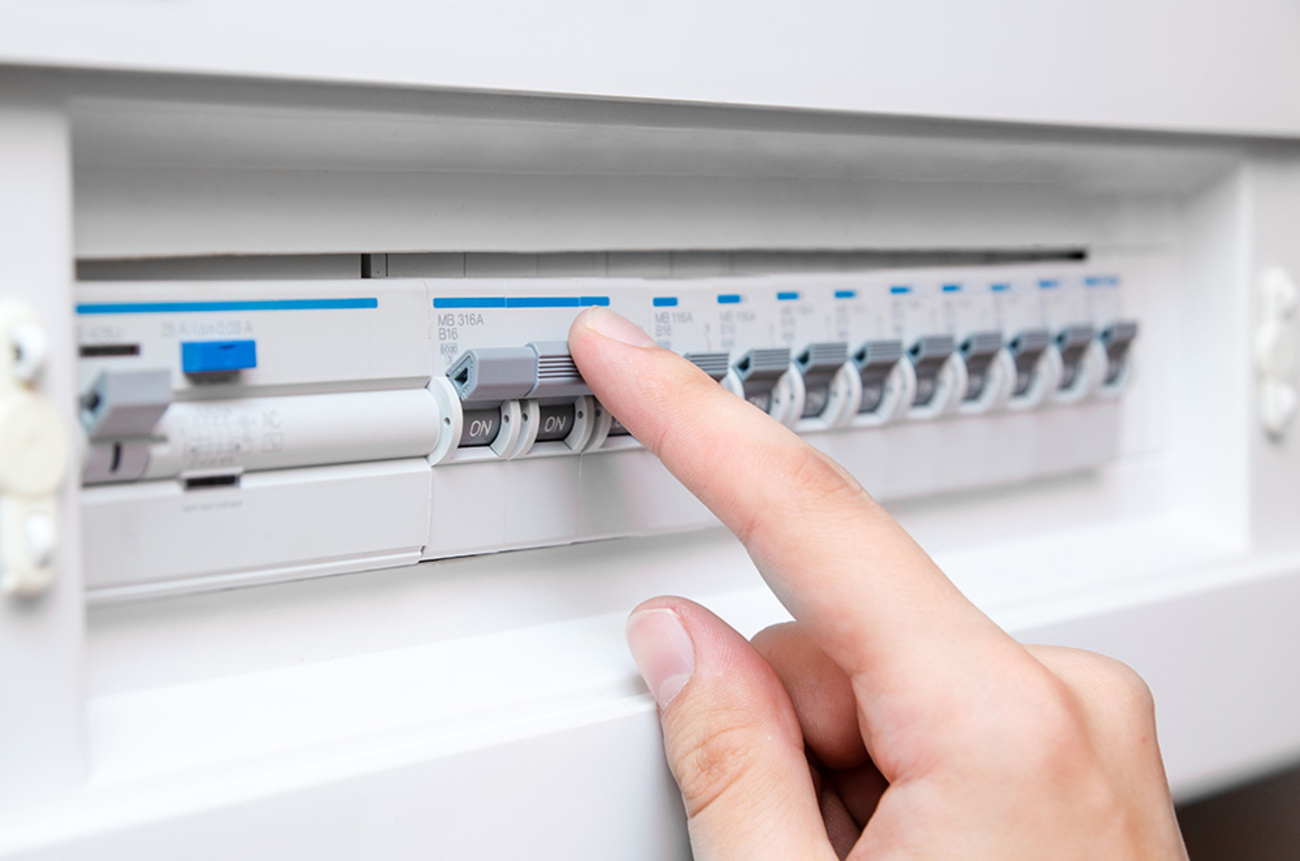 Elektro&shy;installation bei Muster Elektro in Musterstadt